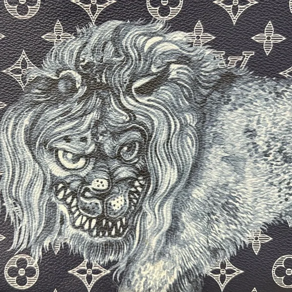 ❌❌SOLD ❌❌ Louis Vuitton x Chapman Brothers Lion Monogram Clutch 10.5x8x2 - Picture 2 of 12